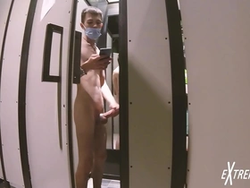 Teen wanking in the fitting room